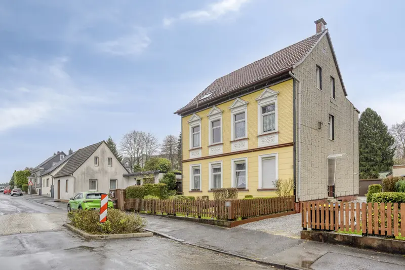 Haus, Mehrfamilienhaus in Solingen-Merscheid