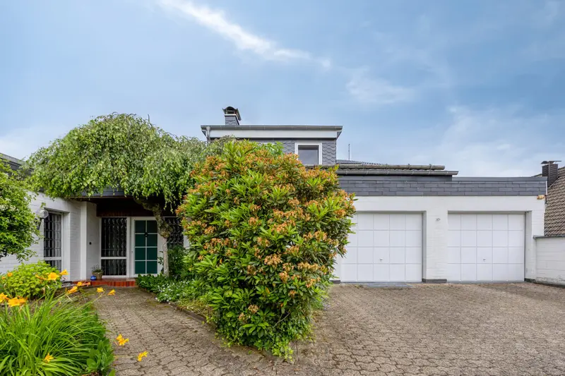 Haus, Einfamilienhaus in Wermelskirchen-Dhünn