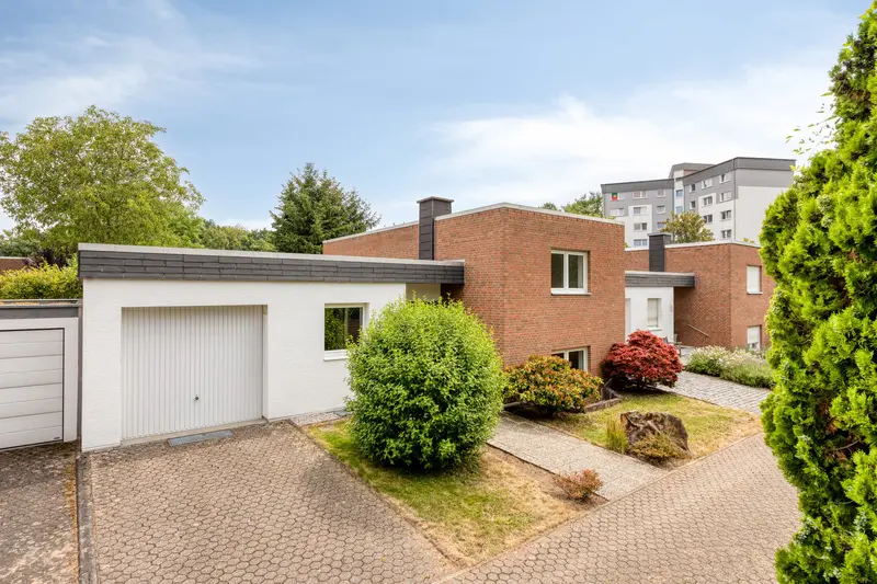 Hausansicht, Reihenmittelhaus in Köln-Lövenich