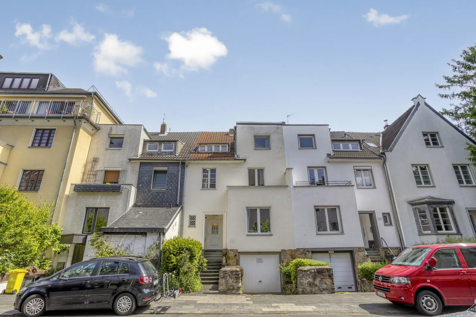 Hausansicht, Reihenmittelhaus in Köln-Klettenberg