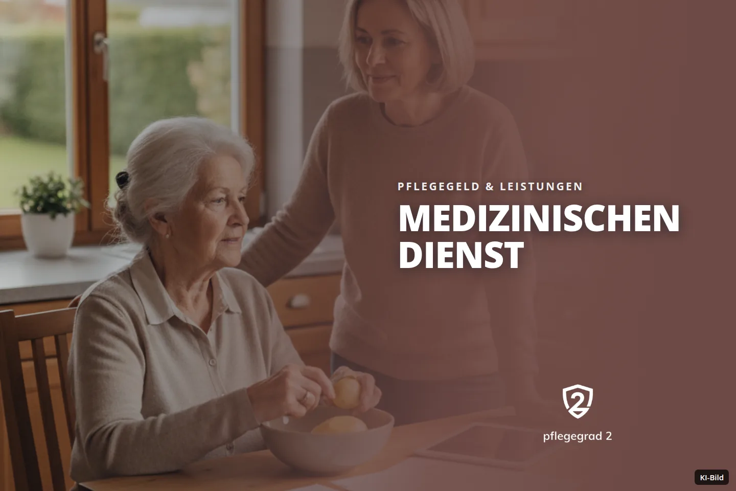 Zwei Frauen in einer Küche, eine schält Obst, die andere steht daneben; Dokumente liegen auf dem Tisch.