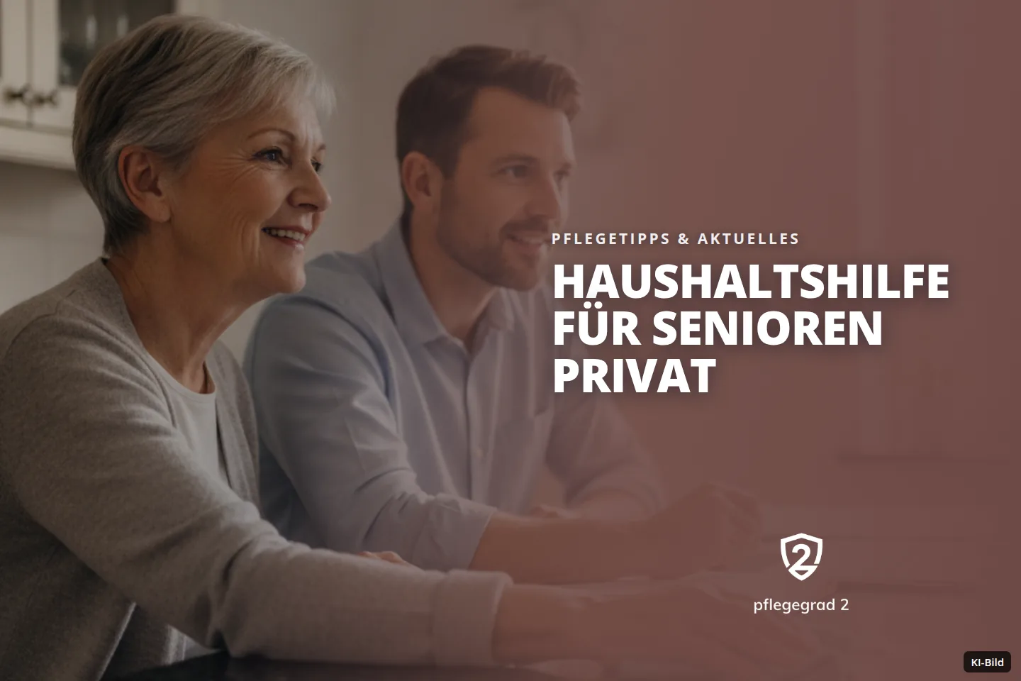 Eine Frau wischt eine Arbeitsplatte, während ein Mann daneben am Laptop sitzt und lächelt.