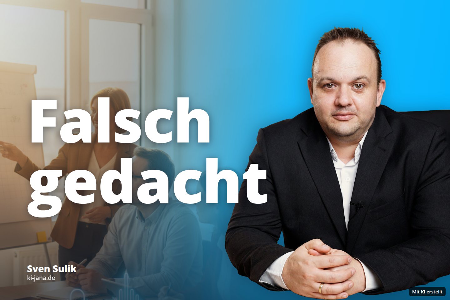 Geschäftstreffen mit präsentierender Frau, zwei Zuhörern und eingeblendeter Audio-Visualisierung im hellen Büro.