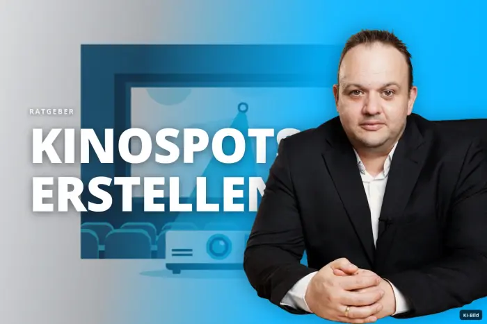Ein Projektor strahlt auf eine Leinwand in einem leeren Kinosaal mit Sitzreihen.