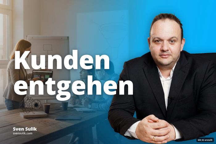 Eine Frau präsentiert zwei Kollegen an einem Holztisch in einem hellen Besprechungsraum per Tablet.